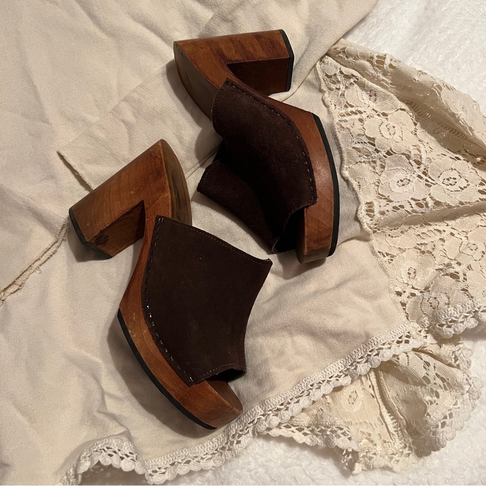 Wooden Mule Open-Toe Clogs